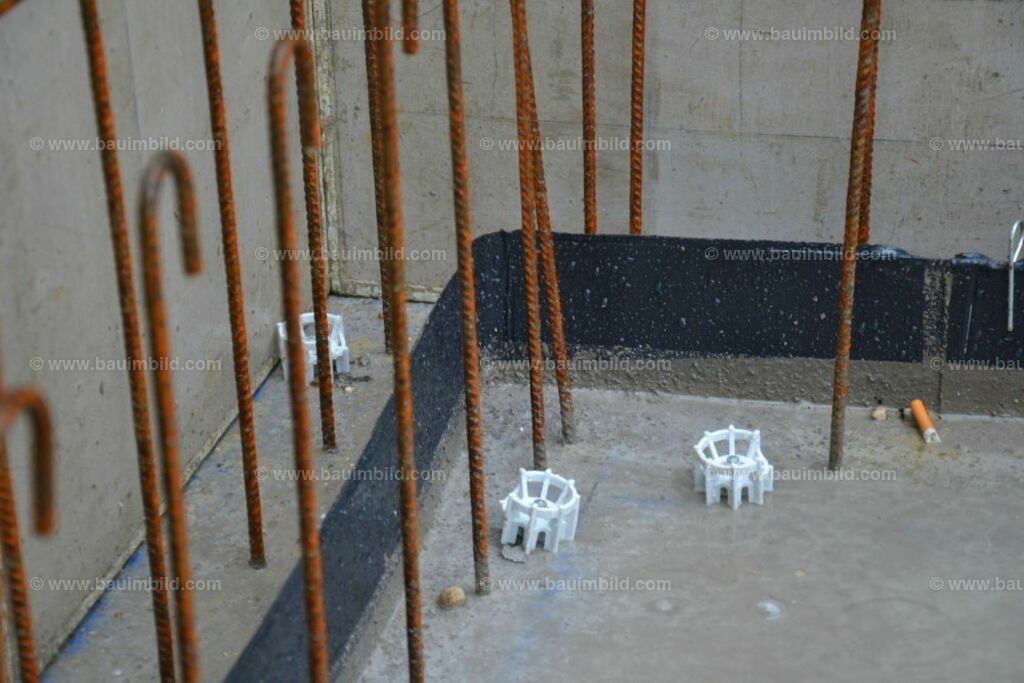 bib-lg04-betonarbeiten-0102 | Nach LV-Leistungsgruppen sortierte Detailfotos über den Bau eines Hauses. Alle Hausbau-Bilder direkt vom Urheber und Autor der Website Haus-Selber-Bauen.com