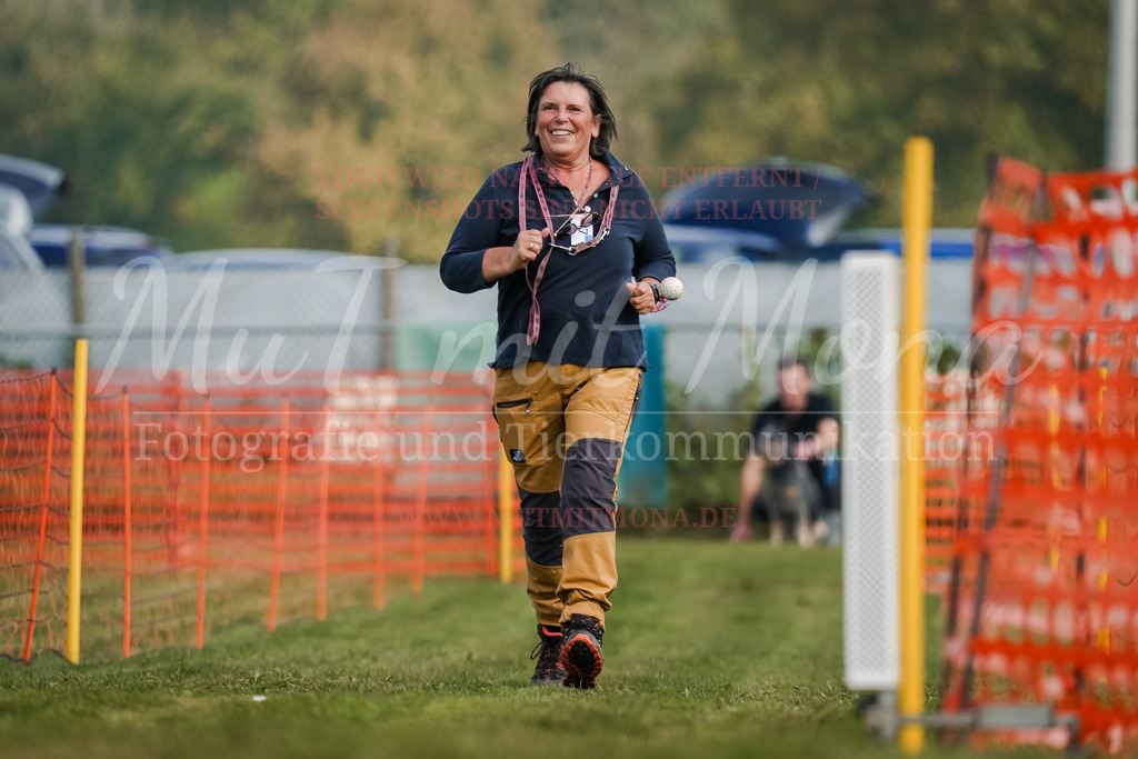 20250928_Hunderennen-289 | MuT (Mensch und Tier) mit Mona - Fotografie und Tierkommunikation - Realisiert mit Pictrs.com