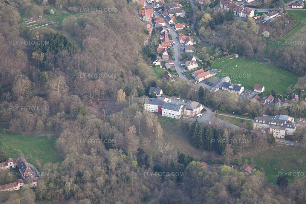 Aerial view: Near Wissembourg in Weiler in the state Bas-Rhin, France. – Photo: IMG_56568.jpg taken on 04/17/2013 by Werner Riehm/FLY-FOTO.com – Resolution of the original: 4752 x 3168 px
