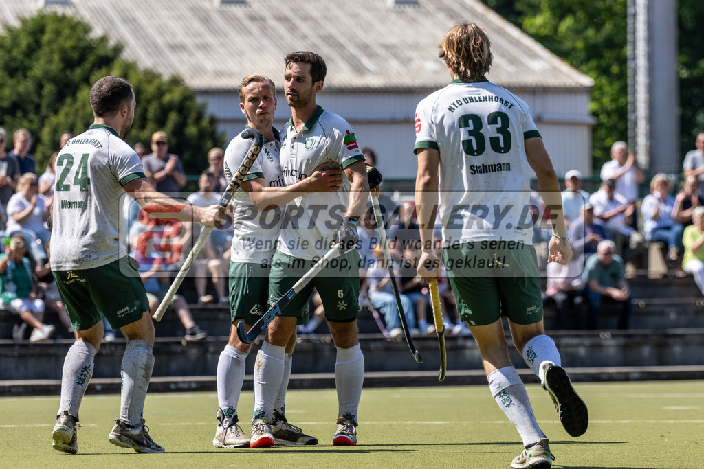 MJ_2024-.05-11-H-HTCU-Alster-37 | Lukas Windfeder (Uhlenhorst Mülheim #6), Malte Hellwig (Uhlenhorst Mülheim #29), Nick Werner (Uhlenhorst Mülheim #24) &amp; Maximilian Stahmann (Uhlenhorst Mülheim #33), Uhlenhorst Mülheim - Der Club an der Alster am 11.5.2024 im Waldstadion, Mülheim a. d. Ruhr