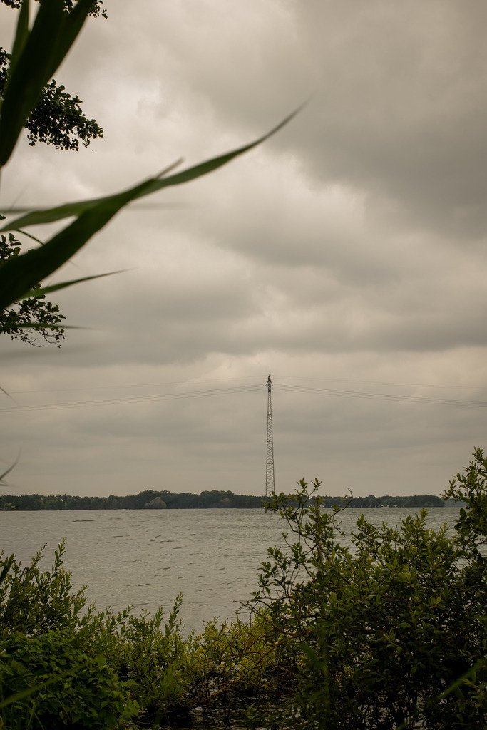 Strommast im Schweriner See | Landschaftsbilder-MV - Realisiert mit Pictrs.com