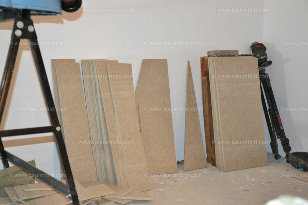 bib-lg21-fliesenlegerarbeiten-0010 | Nach LV-Leistungsgruppen sortierte Detailfotos über den Bau eines Hauses. Alle Hausbau-Bilder direkt vom Urheber und Autor der Website Haus-Selber-Bauen.com