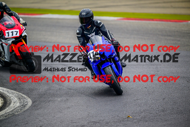 MaZZes_FotoMatrix_240717_6007705_2957 | GELB