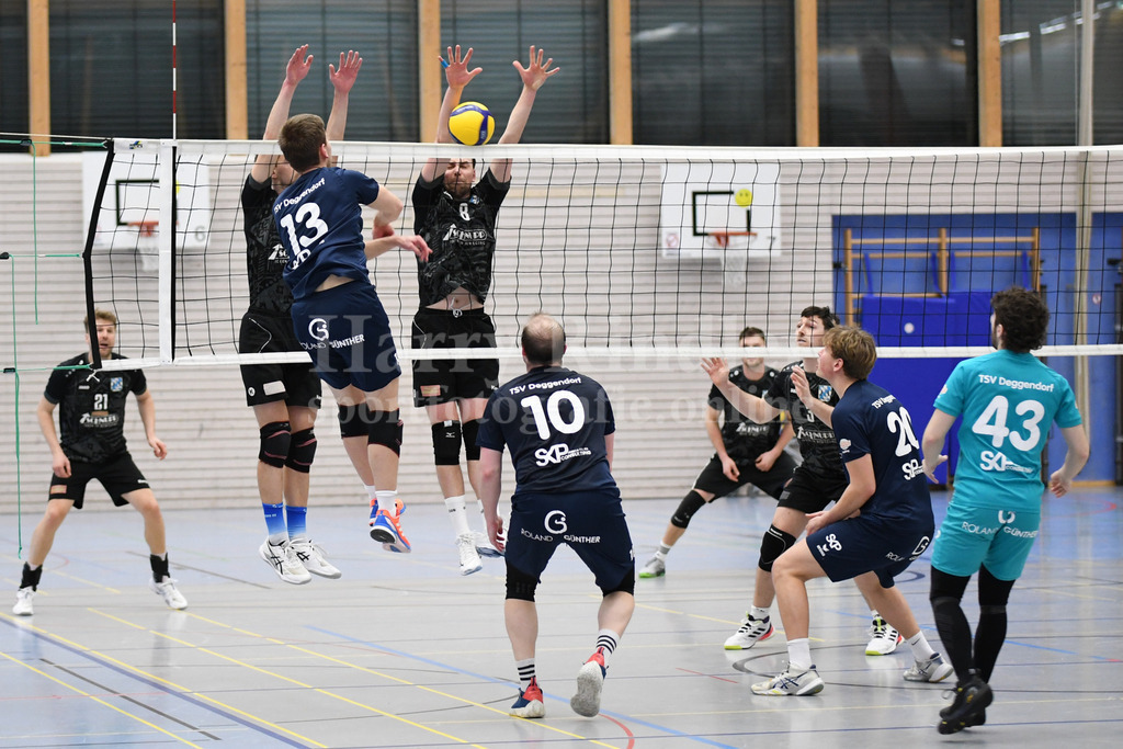 TSV Deggendorf  : VC Eitting 09 | Tim Hartmann (Außenangreifer) gegen seine ehemaligen Kollegen aus Eitting - Realisiert mit Pictrs.com
