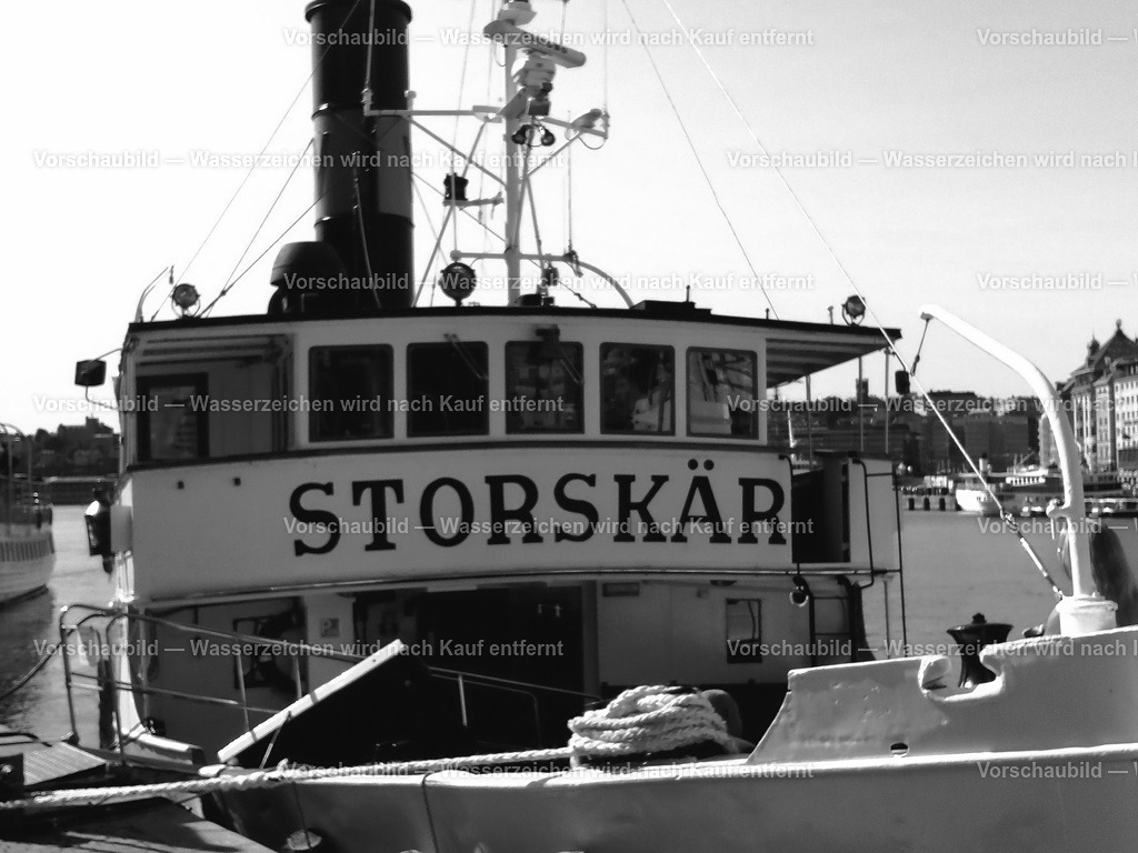 Dampfschiff-Storkskär | online Fotogalerie mit schwarz-weiß Fotografien und Shop für zeitlose  Poster und Leinwände in stilvollem schwarz weiß  - Realisiert mit Pictrs.com
