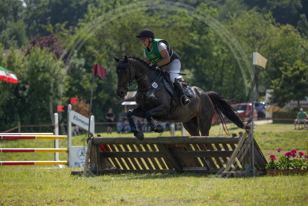 994A1212 | sabrinanicolaifotografie - Realisiert mit Pictrs.com