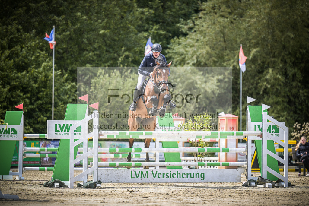 DOS_5917 | Entdecke hochwertige Reitturnierfotos von Foto Oger. Professionell, emotional und authentisch – jetzt Lieblingsmomente im Shop bestellen.Deutschlandweite Turnierfotografie. - Realisiert mit Pictrs.com