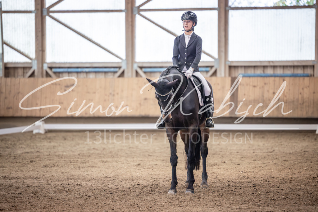 20251011-_3LI1777 | Tierfotografie Pferde, Hunde, Katzen, Haustiere.
Turnierfotografie Reitturniere, Reiten, Springreiten, Dressur in Hanau, dem Main-Kinzig-Kreis und dem Rhein-Main- Gebiet um Frankfurt