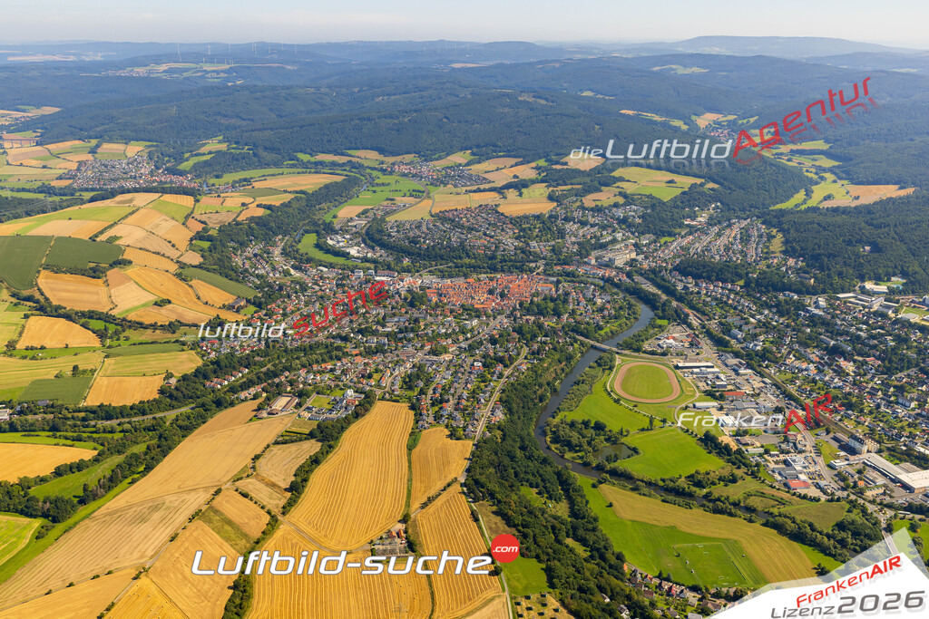 Neue Luftbildaufnahme der Stadt Melsungen - Das Luftbild wurde 2025 vom UL-Flugzeug heraus erstellt ( keine Drohnenaufnahme ) - Hochauflösende Luftaufnahme - für Wandbilder und großformatige Ausdrucke geeignet. Das besondere Geschenk!Hier alle&nbsp;Infos zur Lizenzierung der LuftaufnahmeWir fliegen auch dieses Jahr wieder in Ihre Region um Luftbilder zu erstellen.- Luftbild anfragen