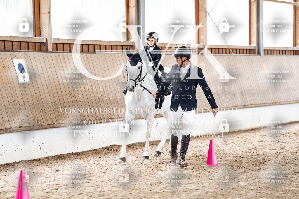 CK902296 | Turnierfotografie Pferdefotografie Trier Rheinland-Pfalz Pferdesport Reitsport Tierfotografie Sportfotografie Pferdevideo Pferdevideografie Equestrianvideography equestrianphotography  - Realisiert mit Pictrs.com