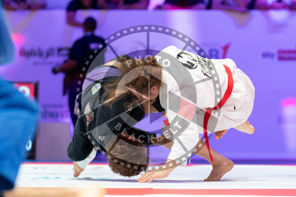 20231109PBB5635 | Fighters compete during the AJP World Professional Championship in the Mubadala Arena in Abu Dhabi, Arab United Emirates, on November 9, 2023.
