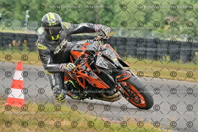 25bt05-0950 | markuskiefer.com - Realisiert mit Pictrs.com