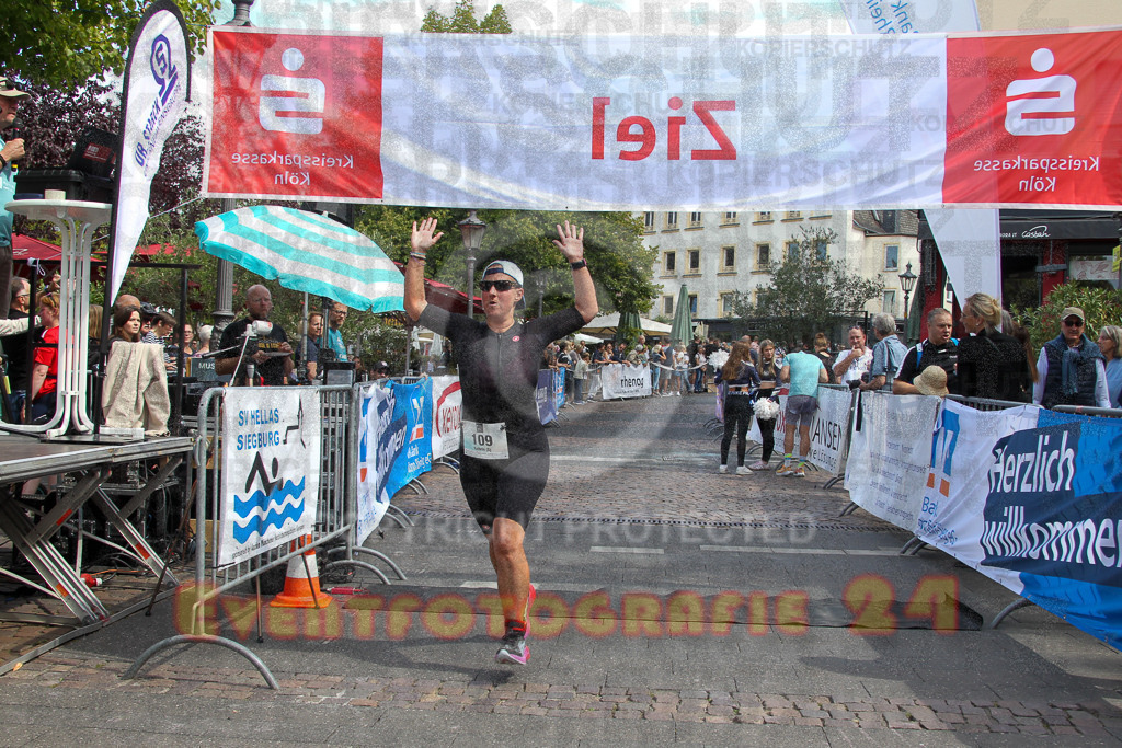 250824_1255_EV4_9673 | Sportfotografie im Rhein-Sieg Kreis, Köln, Bonn, NRW, Rheinland Pfalz, Hessen, etc. Unser Tätigkeitsfeld umfasst den Laufsport vom Volkslauf über den Marathon, Duathlon, Triathon bis zum Ultralauf wie Kölnpfad Ultra oder Schindertrail.