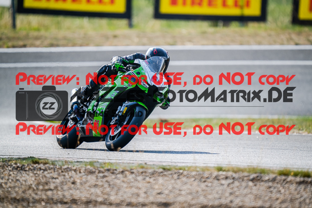 MaZZes_FotoMatrix_220722_9954 | PRO SUPERSTOCK
