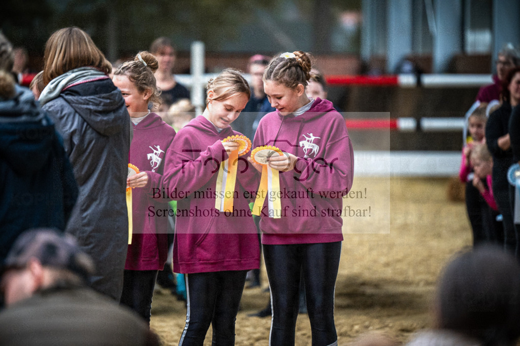 DOS_0392 | Entdecke hochwertige Reitturnierfotos von Foto Oger. Professionell, emotional und authentisch – jetzt Lieblingsmomente im Shop bestellen.Deutschlandweite Turnierfotografie. - Realisiert mit Pictrs.com
