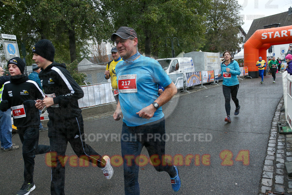 251130_1144_EX1_8613 | Sportfotografie im Rhein-Sieg Kreis, Köln, Bonn, NRW, Rheinland Pfalz, Hessen, etc. Unser Tätigkeitsfeld umfasst den Laufsport vom Volkslauf über den Marathon, Duathlon, Triathon bis zum Ultralauf wie Kölnpfad Ultra oder Schindertrail.