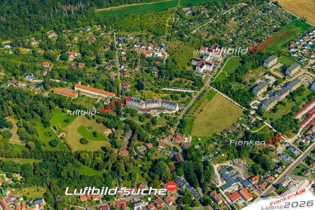Stadt Bad Berka von Oben- Die Luftaufnahme wurde 2025 vom UL-Flugzeug heraus erstellt ( keine Drohnenaufnahme ) - Hochauflösende Luftaufnahme - für Wandbilder und großformatige Ausdrucke geeignet. Das besondere Geschenk!Hier alle&nbsp;Infos zur Lizenzierung der LuftaufnahmeWir fliegen auch dieses Jahr wieder in Ihre Region um Luftbilder zu erstellen.- Luftbild anfragen