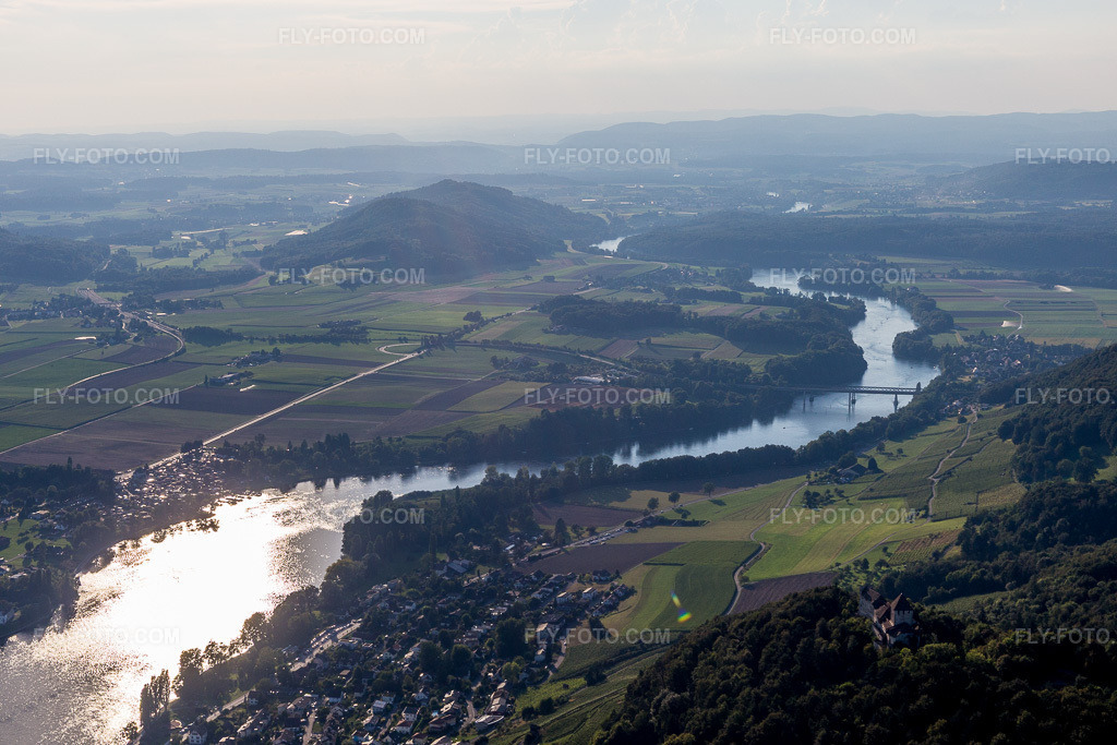 Aerial view: View of the town in Stein am Rhein in the state Schaffhouse, Switzerland. – Photo: IMG_094318.jpg taken on 08/27/2016 by Werner Riehm/FLY-FOTO.com – Resolution of the original: 5472 x 3648 px