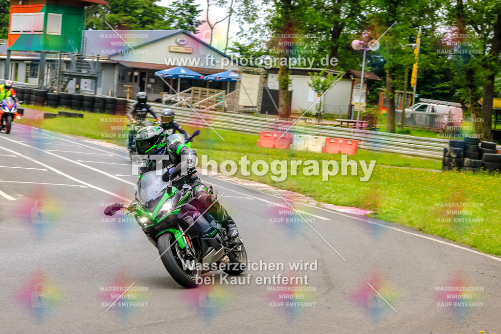 VBK-7847 | Hier findet Ihr Bilder von Touristenfahrten auf der Nürburgring Nordschleife oder von anderen Veranstaltungen die ich besucht habe. Viel Spass beim Durch Schauen 