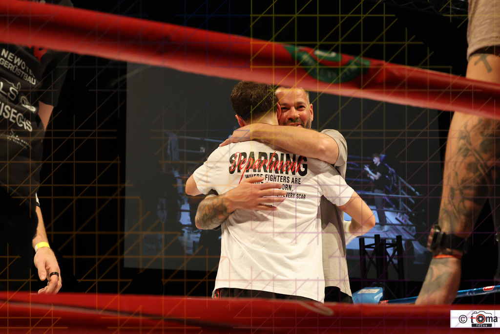 Faiz vs Arnold  25.04.2026 tomafocus Tb00133 | professionelle Sport- und Eventfotografie von Tomafocus – dynamische Bilder, emotionale Momente und hochwertige Aufnahmen für jeden Anlass. - Realisiert mit Pictrs.com