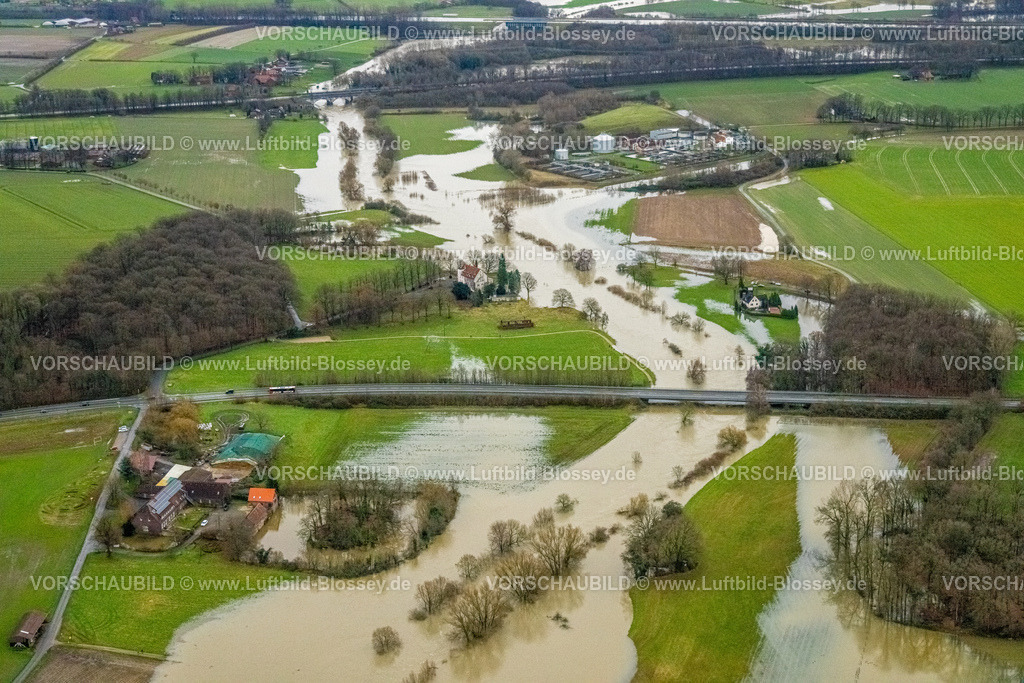Datteln231204527Lippe | Luftbild vom Hochwasser der Lippe, Weihnachtshochwasser 2023, Fluss Lippe tritt nach starken Regenfällen über die Ufer, Überschwemmungsgebiet Altes Römerlager und Brücke Dorstener Straße, Hötting, Datteln, Ruhrgebiet, Nordrhein-Westfalen, Deutschland
