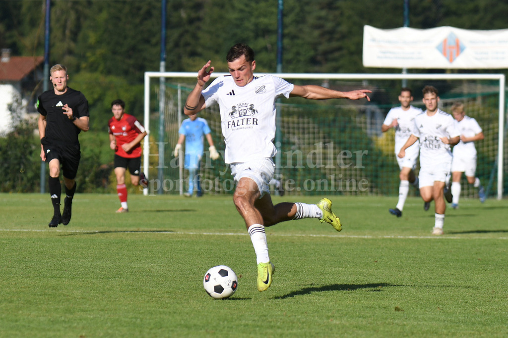 Bezirksliga Ost: SpVgg Ruhmannsfelden : FC Künzing | Jonas Achatz  (SpVgg Ruhmannsfelden) - Realisiert mit Pictrs.com