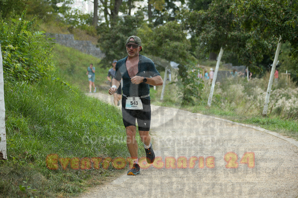 250824_1407_EX1_5056 | Sportfotografie im Rhein-Sieg Kreis, Köln, Bonn, NRW, Rheinland Pfalz, Hessen, etc. Unser Tätigkeitsfeld umfasst den Laufsport vom Volkslauf über den Marathon, Duathlon, Triathon bis zum Ultralauf wie Kölnpfad Ultra oder Schindertrail.