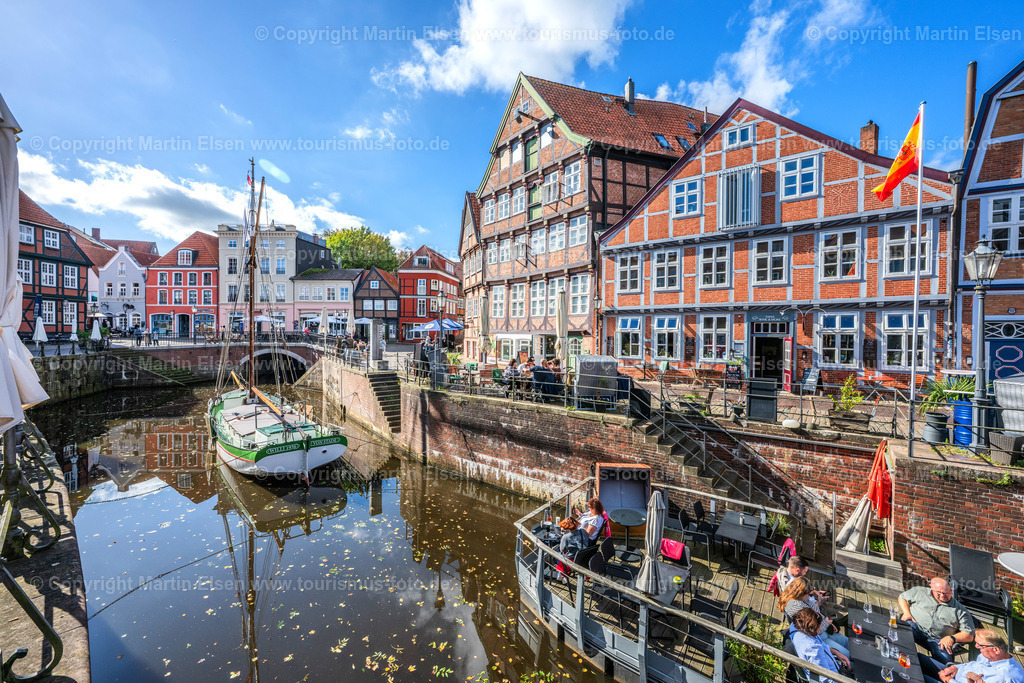 Stade Fischmarkt Hafen Wasser West Ponton Ever Willi Herbst_ELS_7924041026 | Fotos aus den Touristenorten aus Norddeutschland. - Realisiert mit Pictrs.com