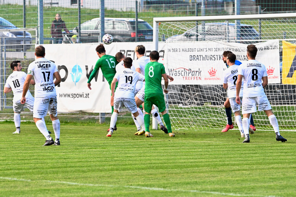SC Landskron vs. FC Lendorf 12.11.2022 | #8 Florian Sixt, #8 Philipp Gatti, #19 Fabio Norbert Daxer, #15 Christoph Wolfgang, #17 Mario Zagler