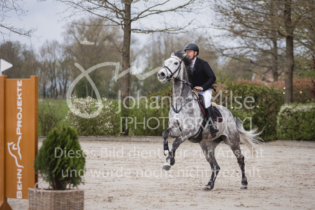 230426_HofSosath_2Ph-L-Spr-830 | Deine schönsten Turniermomente als professionelle Fotos! Entdecke hochwertige Pferdesport-Fotografie im Online-Shop. Jetzt Fotos finden & bestellen!