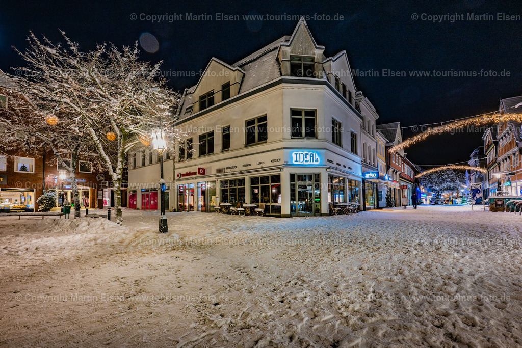 Stade Pferdemarkt Brunnen Altstadt Winter Schnee_ELS_2595030126 | Fotos aus den Touristenorten aus Norddeutschland. - Realisiert mit Pictrs.com