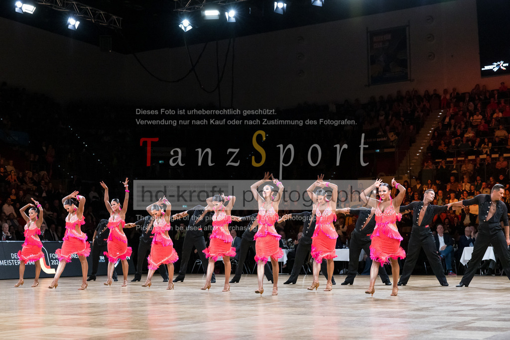 20241109_DM-Formationen_3922 | Tanzsportbilder, Standardtanz, Lateintanz, WDSF, DTV, LTVB, dancecomp, goc, hessen tanzt, blaues band der spree, walzer, tango, wiener walzer, slowfox, quickstepp, samba, rumba, cha-cha-cha, paso doble. jive, hd-kroft photography, turniertanzsport