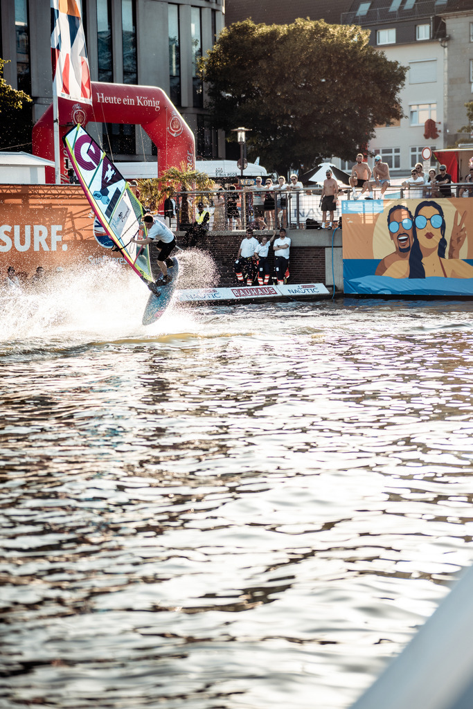 Kieler WOCHE Tow In Windsurf - @danielpankoke dpmedia (122 von 158) | dp-photography - Realisiert mit Pictrs.com