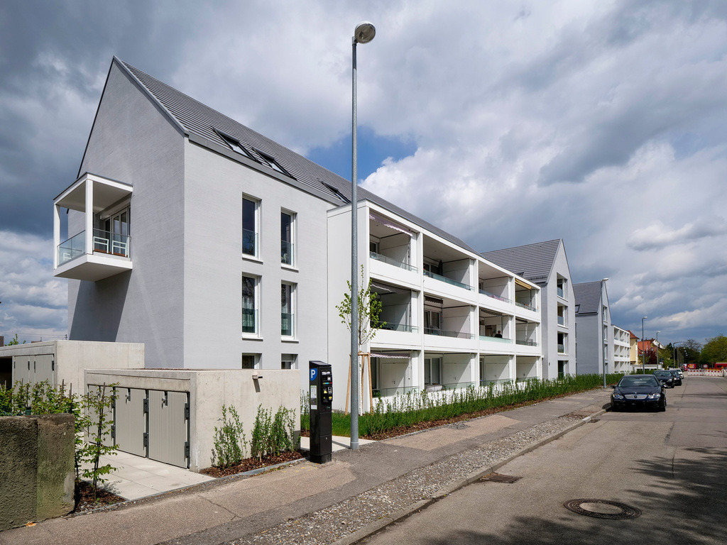 Wohnserie | Ludwigsburg - Wohn-Serie - Neubau der Wohnungsbau Ludwigsburg in der Heinrich-Schweitzer-Straße/Ecke Steinstraße in Ludwigsburg.  Hier sind Mieter in eine kleinere Wohnung gezogen und haben ihre große Wohnung aufgegeben - Realisiert mit Pictrs.com