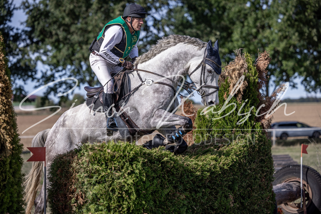 20260906-_3LI6454 | Tierfotografie Pferde, Hunde, Katzen, Haustiere.
Turnierfotografie Reitturniere, Reiten, Springreiten, Dressur in Hanau, dem Main-Kinzig-Kreis und dem Rhein-Main- Gebiet um Frankfurt