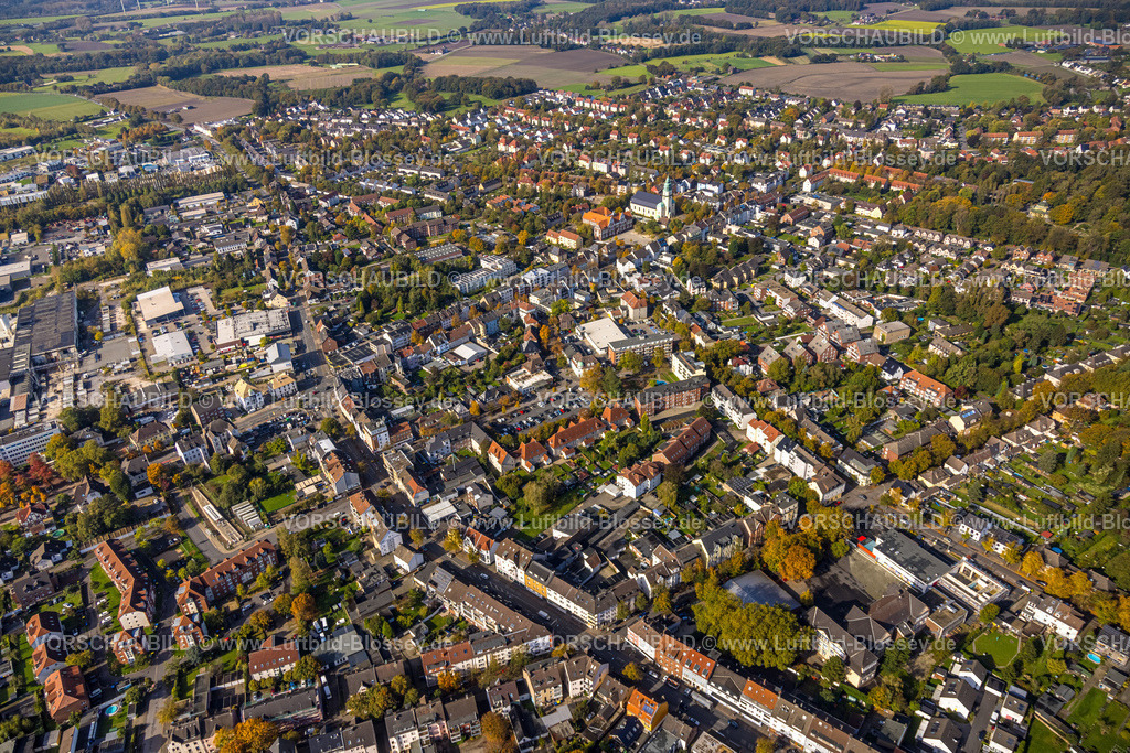 Luenen241012490 | Luftbild, Wohngebiet Ortsansicht Ortsteil Brambauer und kath. Herz Jesu Kirche,  Königsheide und Waltroper Straße Wohngebiet, Brambauer, Lünen, Ruhrgebiet, Nordrhein-Westfalen, Deutschland