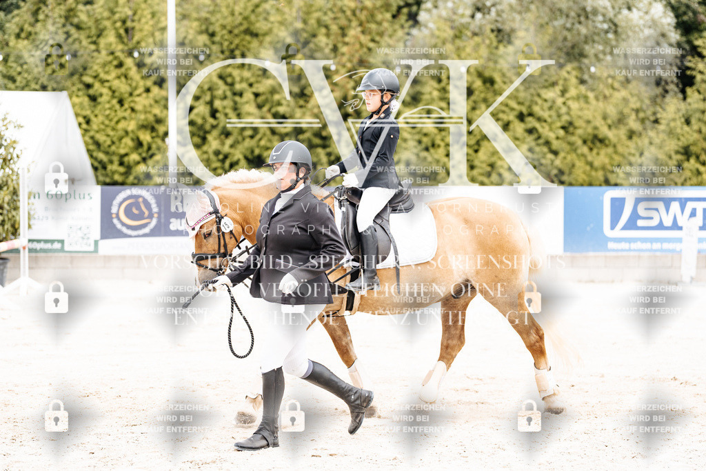 CK907048 | Turnierfotografie Pferdefotografie Trier Rheinland-Pfalz Pferdesport Reitsport Tierfotografie Sportfotografie Pferdevideo Pferdevideografie Equestrianvideography equestrianphotography  - Realisiert mit Pictrs.com
