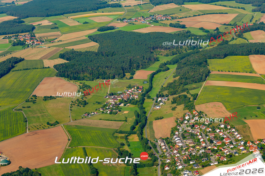 Das Luftbild zeigt : Flugshof Emskirchen - Die Luftaufnahme wurde 2024 vom UL-Flugzeug aus erstellt ( keine Drohne ) - Hochauflösende Luftaufnahme - Für grossformatige Ausdrucke geeignet. Die Geschenkidee !Mit Lizenz und Bildrechte bestellbar