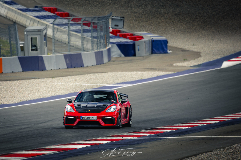 R6PZ2131 _Alexander Tschuncky | Entdecken Sie die faszinierende Welt von Alexander Tschuncky Arts: Kreative Fotografie, atemberaubende Automobilkunst und hochwertiger Bilderdruck. Lassen Sie sich inspirieren! - Realisiert mit Pictrs.com