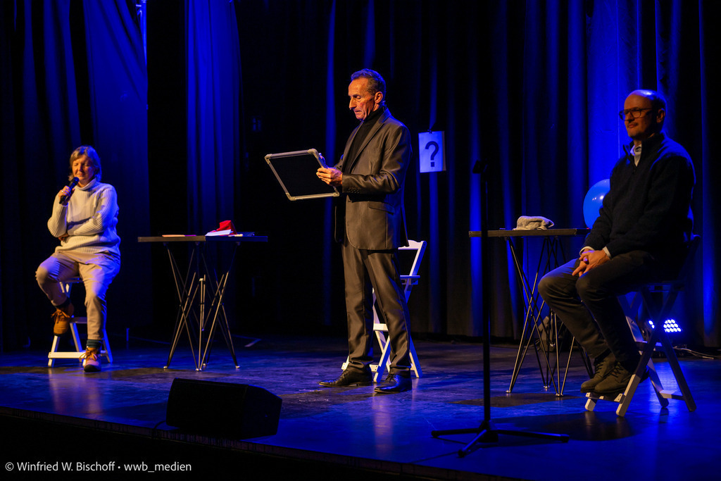 wwb-2412-0333 | <Fotografie> <Video> <Film> <Winfried Bischoff> - Realisiert mit Pictrs.com