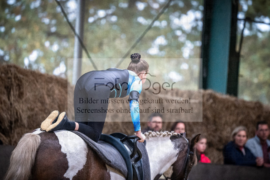 DOS_0056 | Entdecke hochwertige Reitturnierfotos von Foto Oger. Professionell, emotional und authentisch – jetzt Lieblingsmomente im Shop bestellen.Deutschlandweite Turnierfotografie. - Realisiert mit Pictrs.com