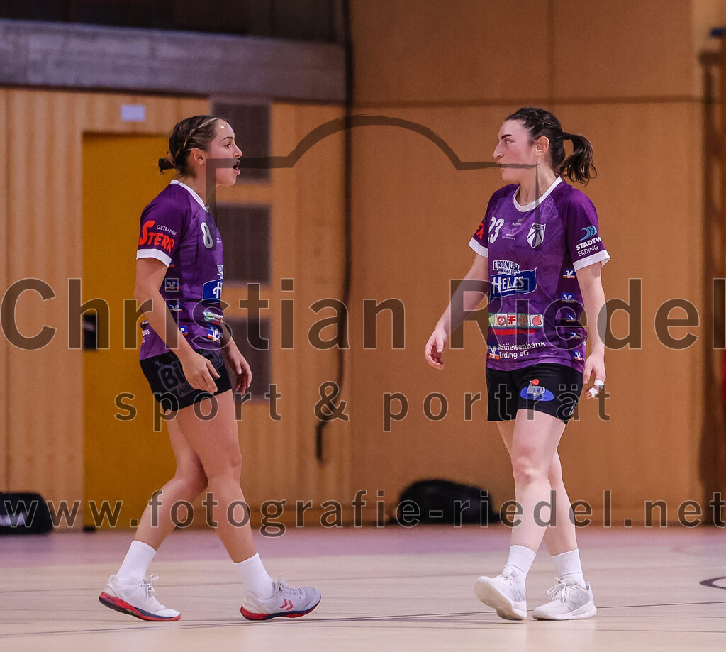 2024-12-14_131_SpVgg_Altenerding_gegen_SVA_Palzing | Erding, Deutschland, 14.12.2024:Handball, Bezirksoberliga Frauen Altbayern 2024 / 2024, 9. Spieltag, SpVgg Altenerding gegen SVA Palzing, Endergebnis: 20:30Lena Prem (SpVgg Altenerding, #8), Katharina Künstner (SpVgg Altenerding, #23)Foto: Christian Riedel / fotografie-riedel.net