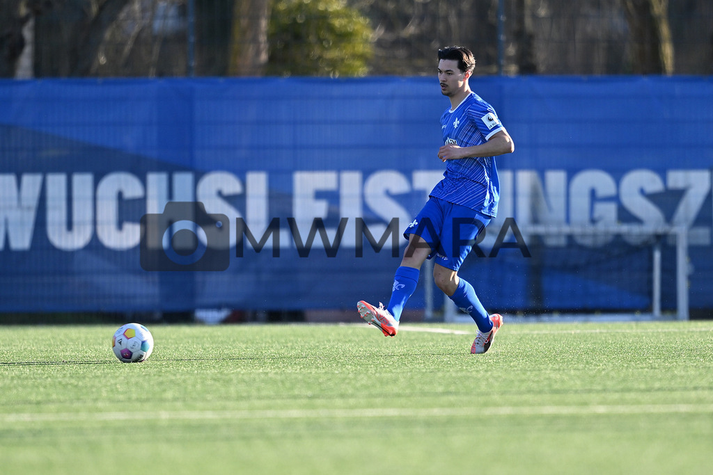 250305_EP__2064 | MWMARA - Realisiert mit Pictrs.com