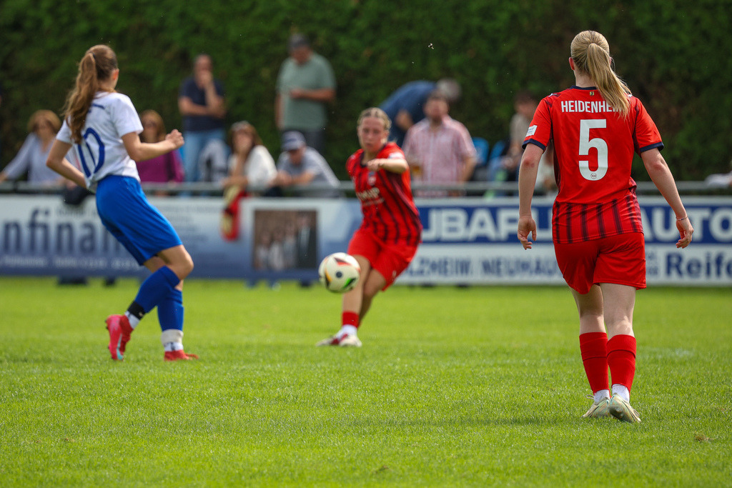20250727_AHP-FCH_051 | Fotopresso – Sportfotografie in Heidenheim & Umgebung. Professionelle Sportfotografie für unvergessliche Momente. Dynamische Action-Shots, emotionale Szenen & hochwertige Bilder. - Realisiert mit Pictrs.com