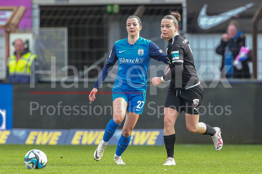 Fussball, 2. Frauen-Bundesliga, SV Meppen - FC Ingolstadt 04 | v.li.: Vildan Kardesler (SV Meppen, 27) und Paula Vidovic (FC Ingolstadt 04, 11) im Zweikampf, Duell, Dynamik, Aktion, Action, Spielszene, DIE DFB-RICHTLINIEN UNTERSAGEN JEGLICHE NUTZUNG VON FOTOS ALS SEQUENZBILDER UND/ODER VIDEOÄHNLICHE FOTOSTRECKEN. DFB REGULATIONS PROHIBIT ANY USE OF PHOTOGRAPHS AS IMAGE SEQUENCES AND/OR QUASI-VIDEO.
