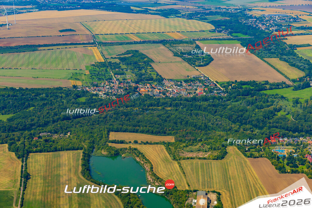 Aderstedt Bernburg Bild- Das Luftbild wurde 2025 vom UL-Flugzeug heraus erstellt ( keine Drohne bzw. Drohnenaufnahme ) - Hochauflösende Luftaufnahme -Nicht vergleichbar mit Google Maps oder Satelittenbilder- Die Geschenkidee !Mit Lizenz und Bildrechte bestellbar - CC