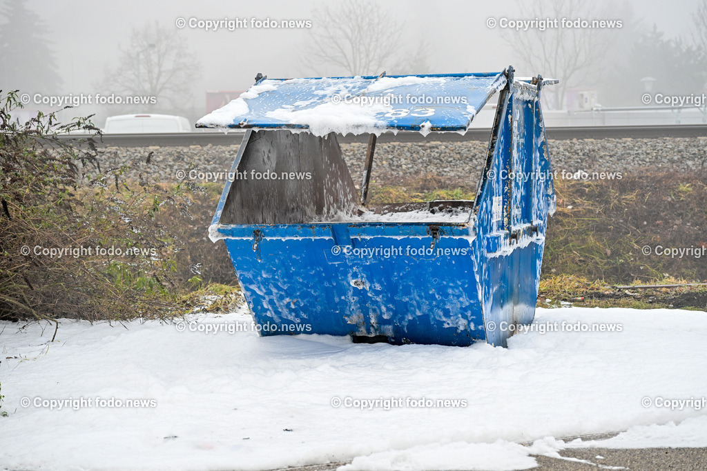 Steyregg_ 28.12.2023-1 | 28.12.2023, Steyregg, AUT, Steyregg, im Bild Container, Brandfall, Feuerwehr, geloescht, Asylunterkunft