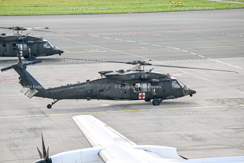 Flughafen Linz_ Linz Airport_ Linz-Hoersching_ US Army_ 30.10.2023-6 | 30.10.2023, Linz Hoersching, AUT, Flughafen Linz, Linz Airport, im Bild Hubschrauber der US Army am Flughafen Linz Hoersching, Zwischenstopp zum betanken, Black Hawk, Chinook