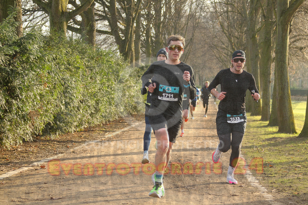 241231_1013_EV4_3468 | Sportfotografie im Rhein-Sieg Kreis, Köln, Bonn, NRW, Rheinland Pfalz, Hessen, etc. Unser Tätigkeitsfeld umfasst den Laufsport vom Volkslauf über den Marathon, Duathlon, Triathon bis zum Ultralauf wie Kölnpfad Ultra oder Schindertrail.