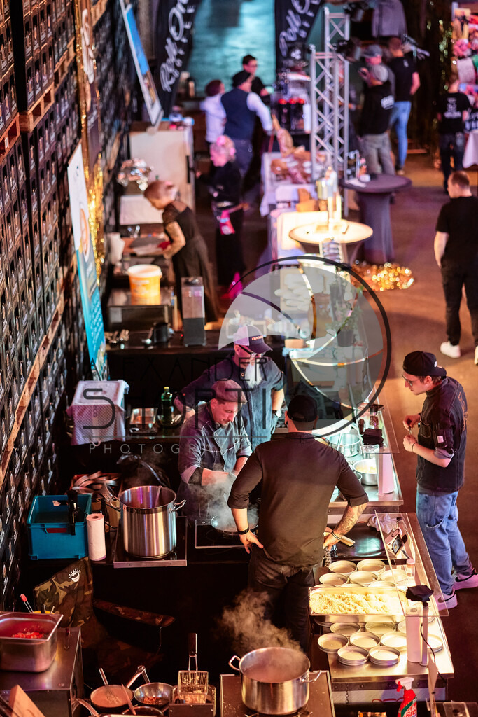 025_RC_OMEE_2025_05StationTeam_DRH07911 | alexandershorti - Realisiert mit Pictrs.com